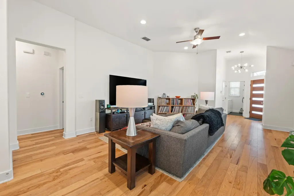 2100 Hermia Street Austin TX 78741