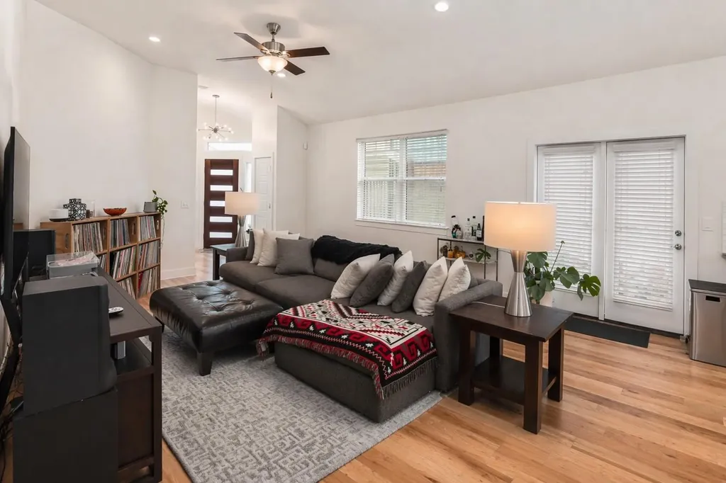 2100 Hermia Street Austin TX 78741