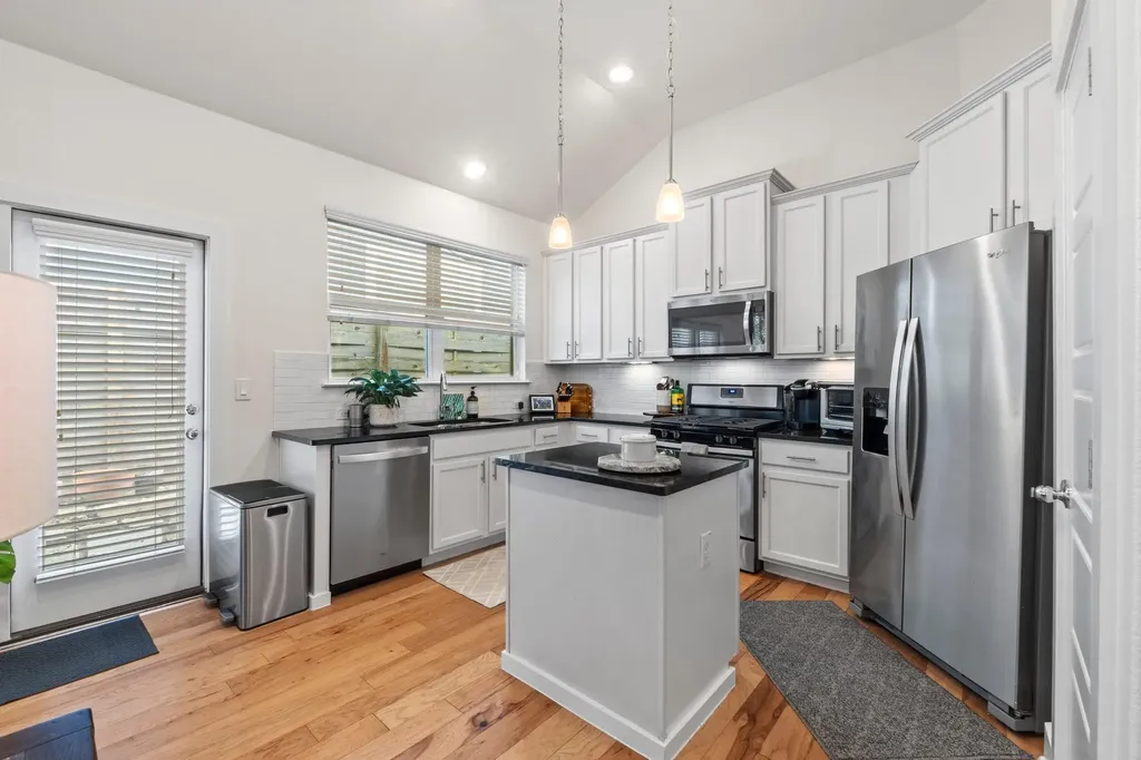 2100 Hermia Street Austin TX 78741