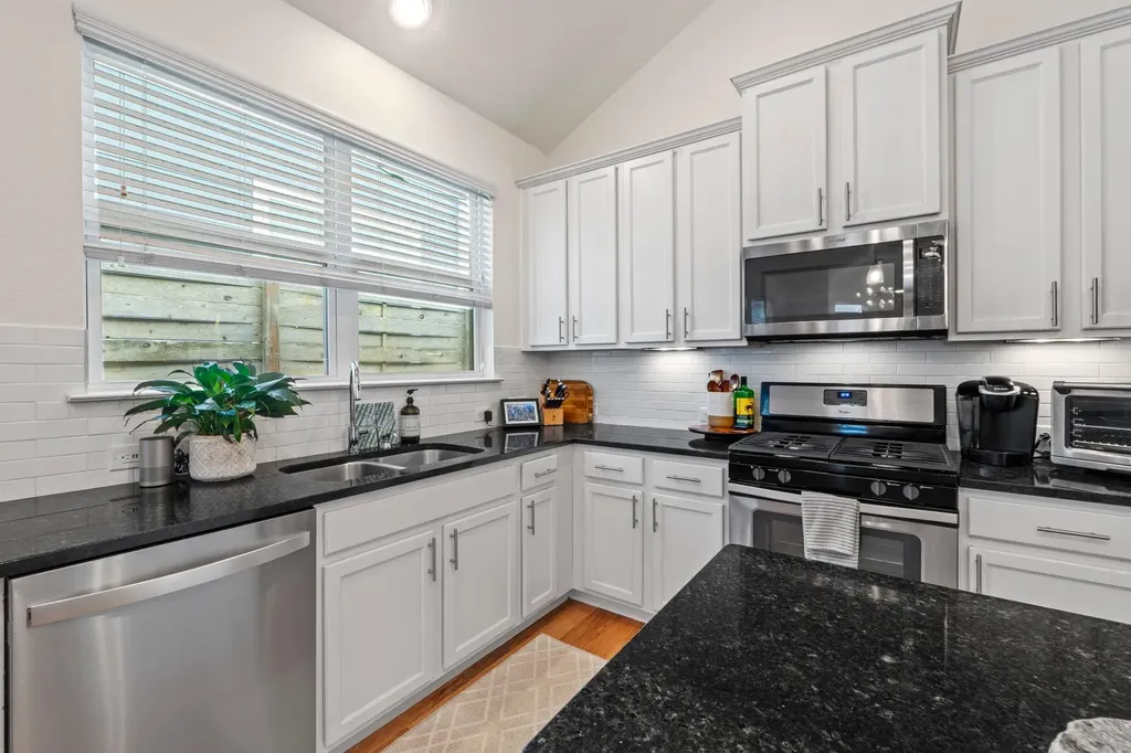 2100 Hermia Street Austin TX 78741
