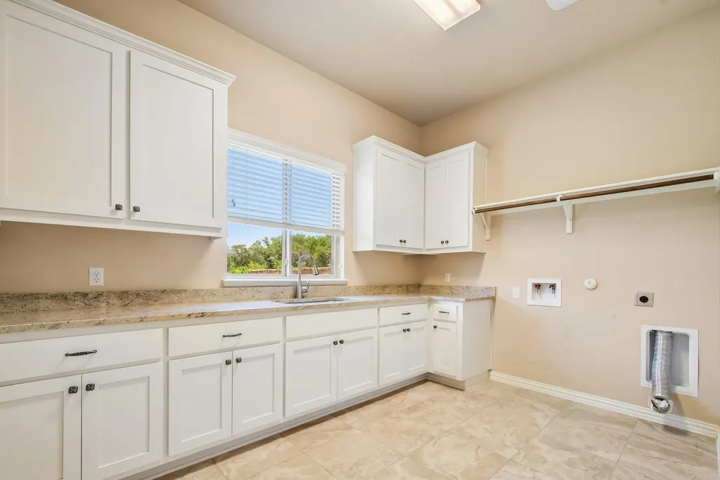 7420 Turnback Ledge Trail Lago Vista TX 78645