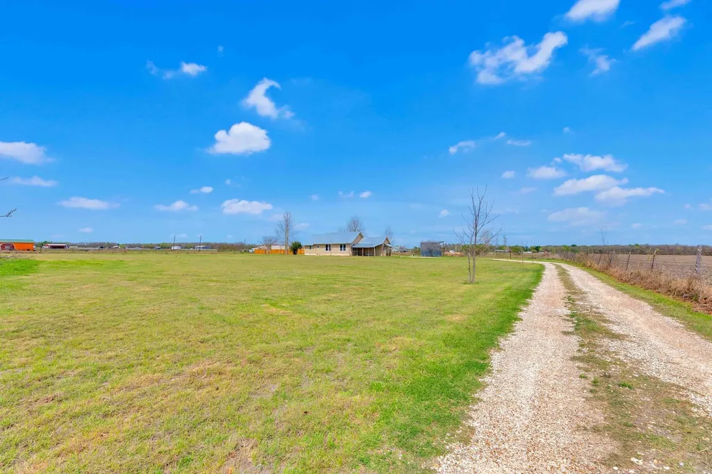 10001 Fm 1331 Taylor TX 76574