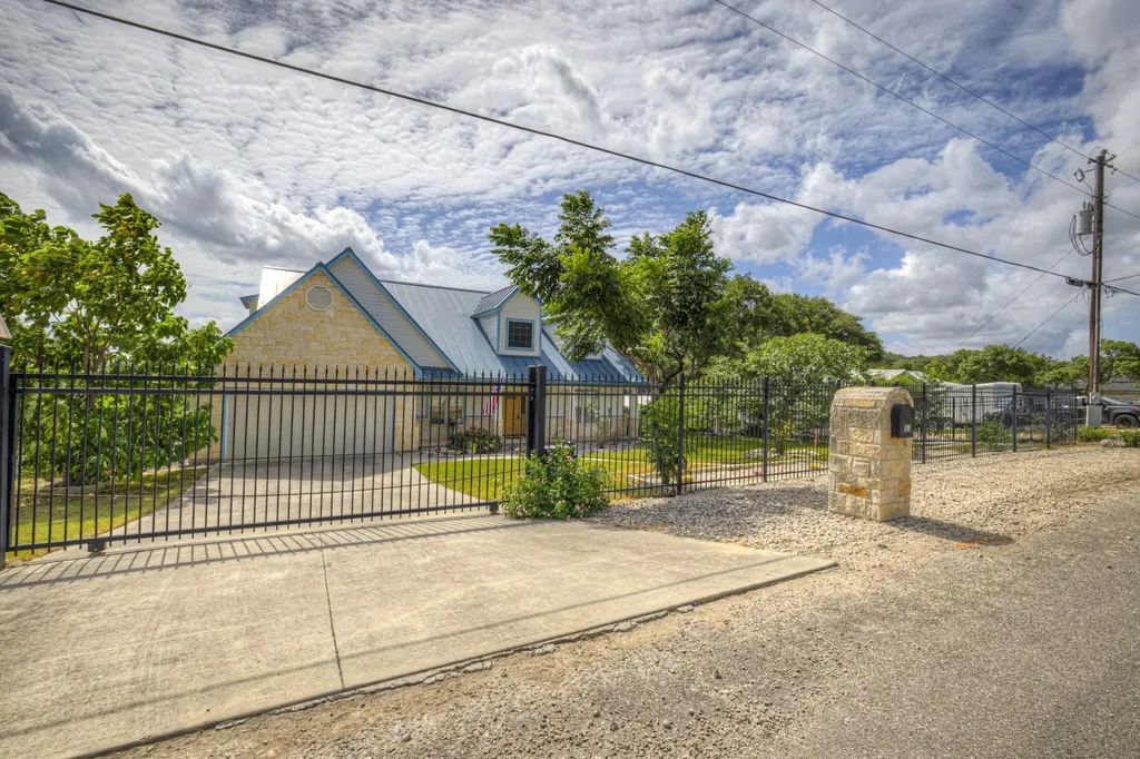 163 Riedel Lane Canyon Lake TX 78133