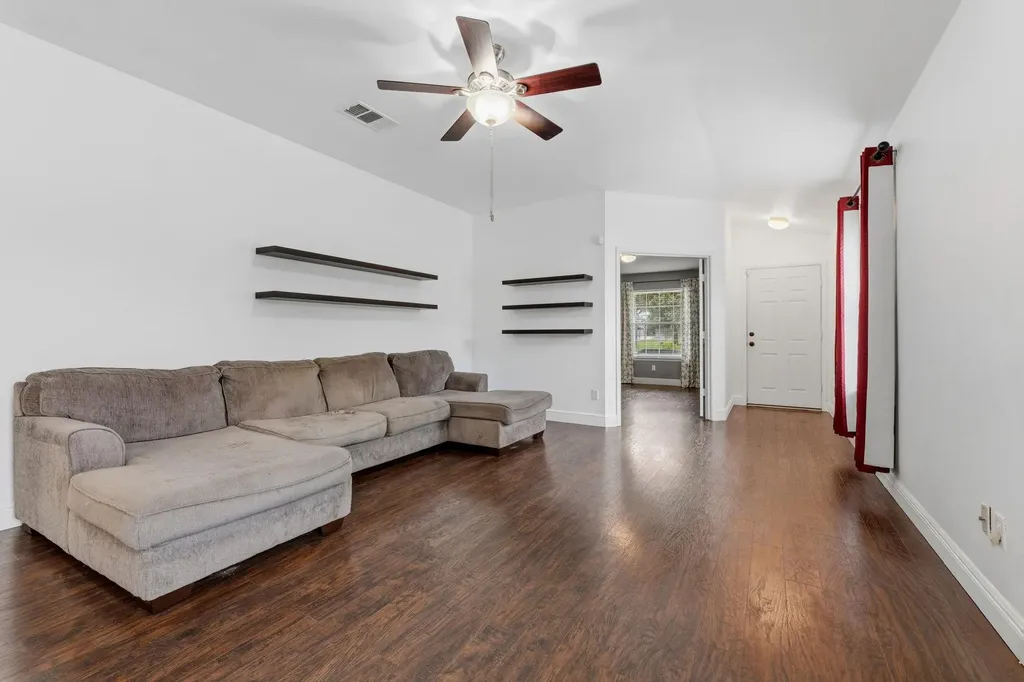 12601 Wayne Spur Lane Elgin TX 78621