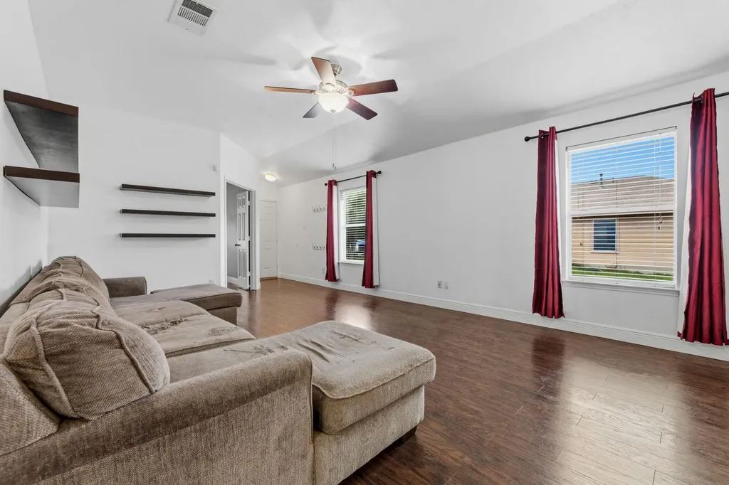 12601 Wayne Spur Lane Elgin TX 78621