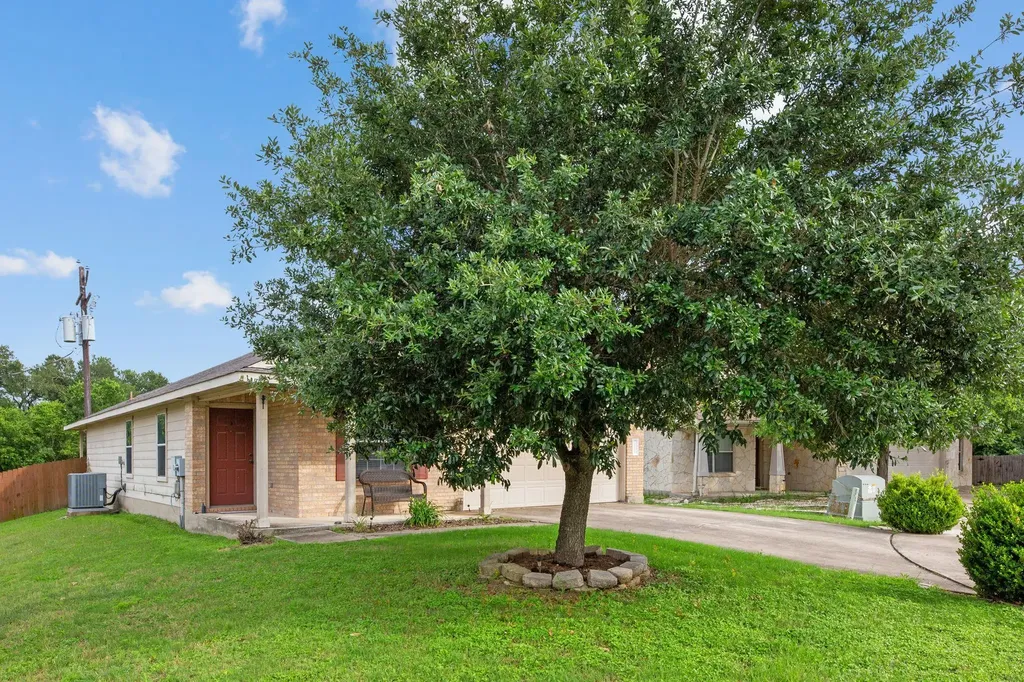 12601 Wayne Spur Lane Elgin TX 78621