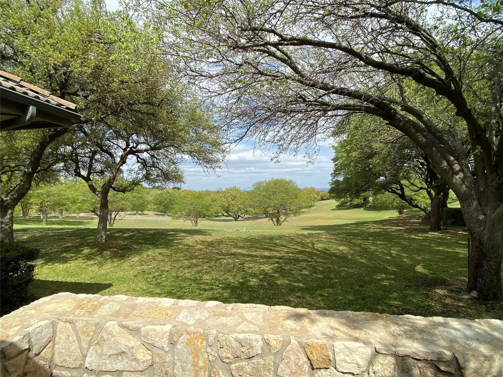 1927 Clubhouse Hill Drive Spicewood TX 78669