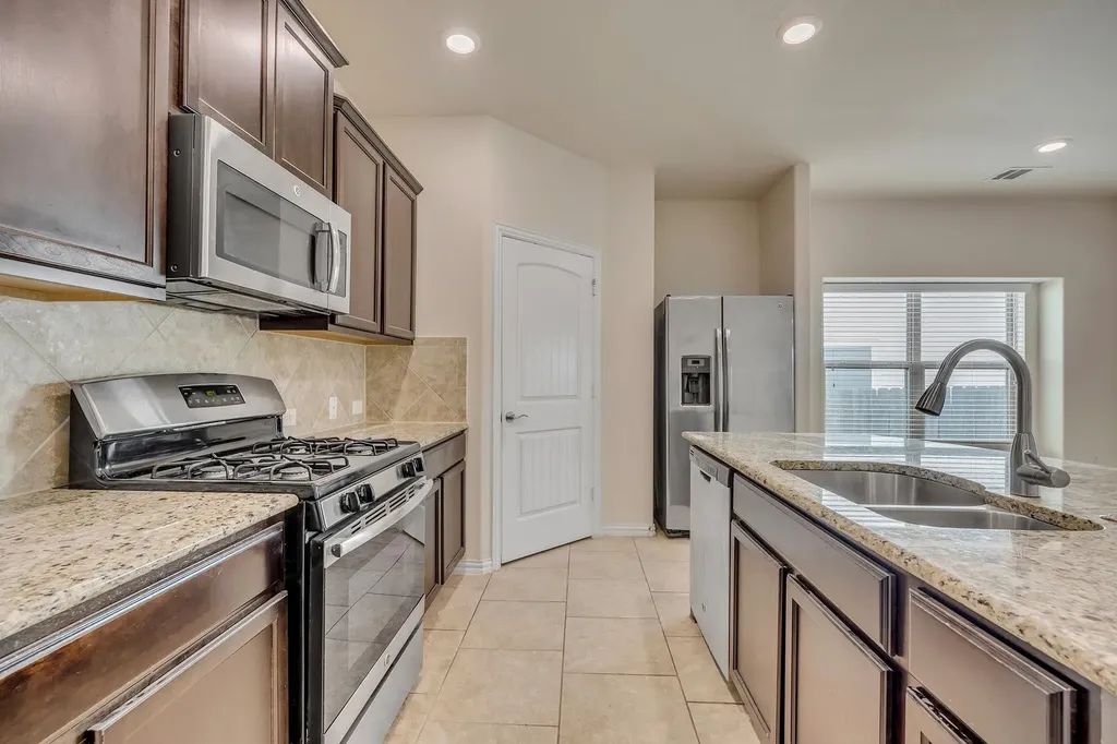 7212 Vail Ridge Street Austin TX 78744