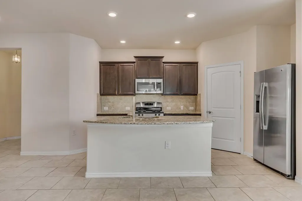 7212 Vail Ridge Street Austin TX 78744