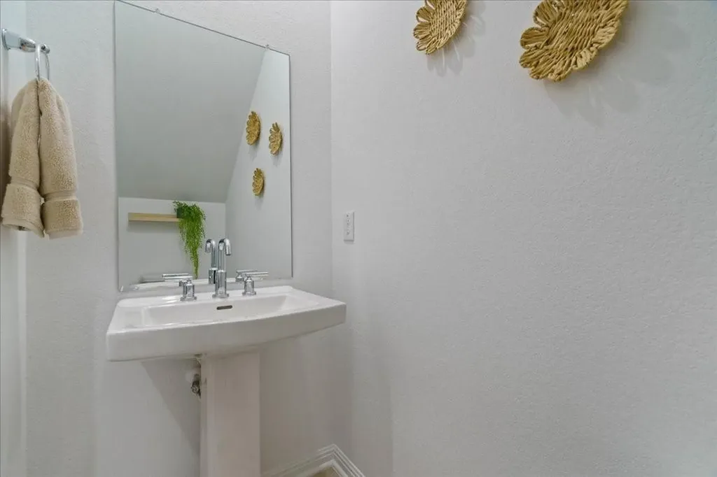 376 Papaya Drive Buda TX 78610