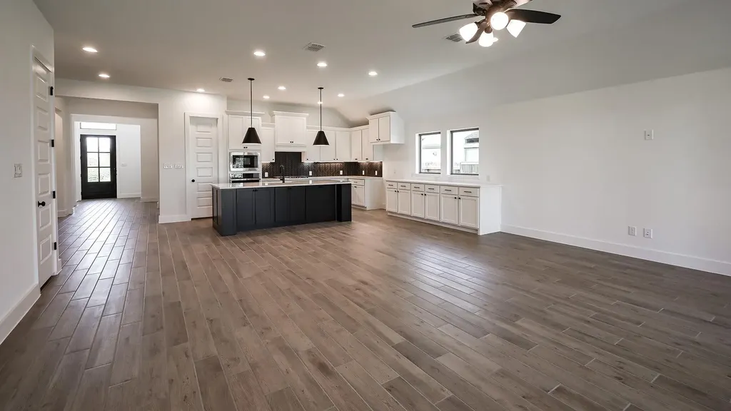 393 Coyote Creek Way Kyle TX 78640