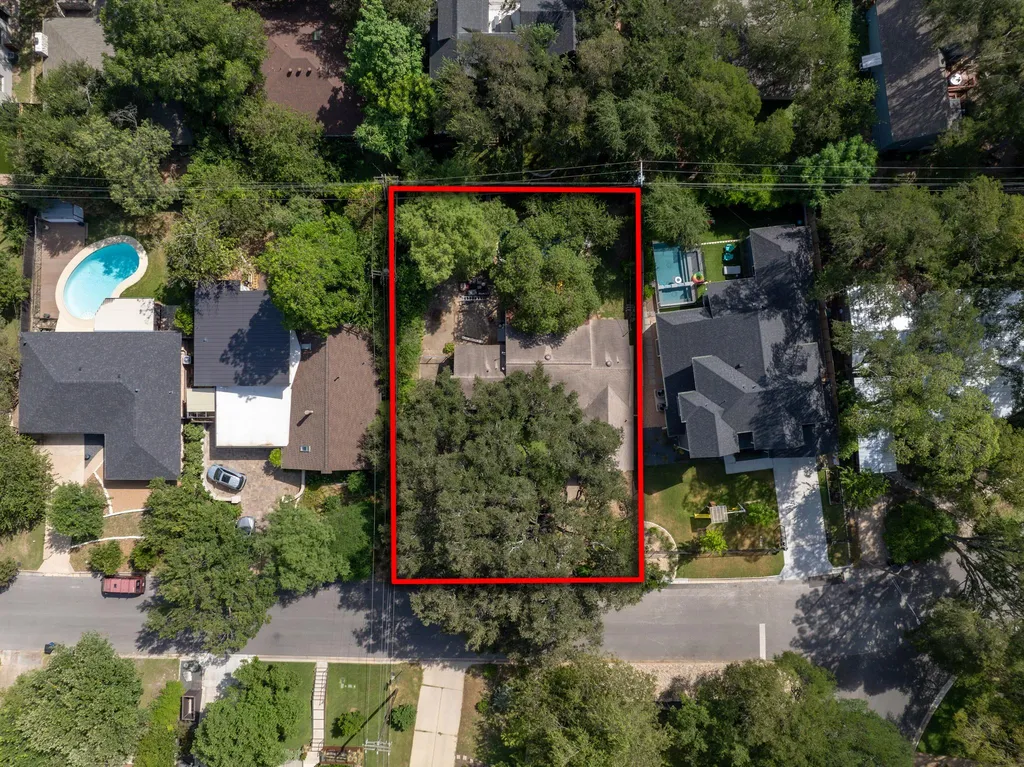 2402 Elmglen Drive Austin TX 78704