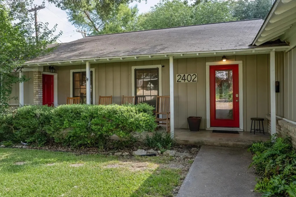 2402 Elmglen Drive Austin TX 78704