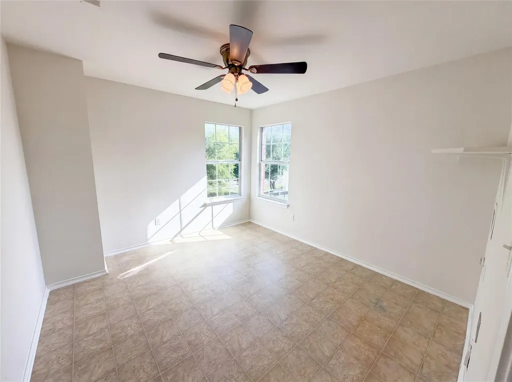 807 Yosemite Trail Taylor TX 76574