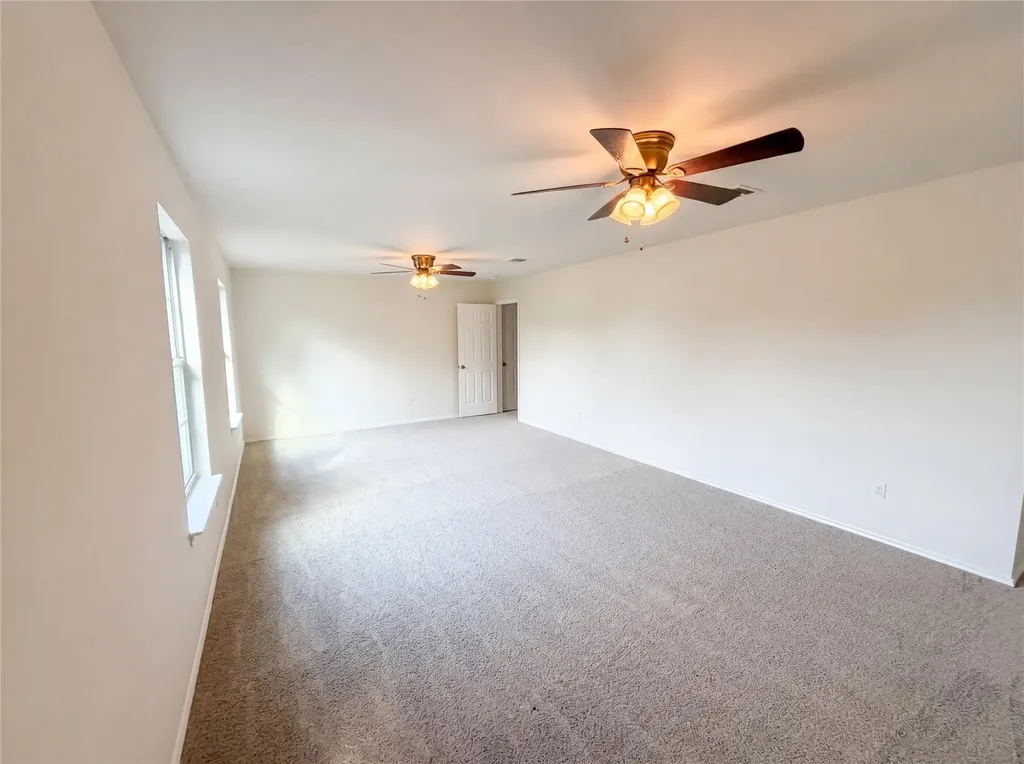 807 Yosemite Trail Taylor TX 76574