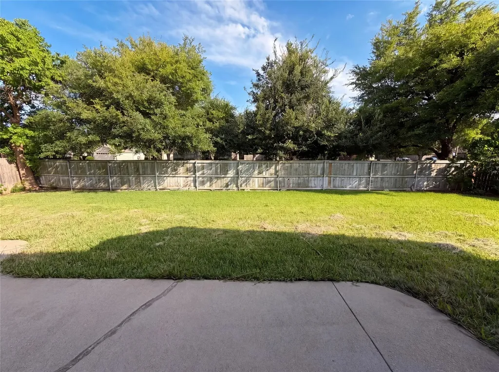 807 Yosemite Trail Taylor TX 76574
