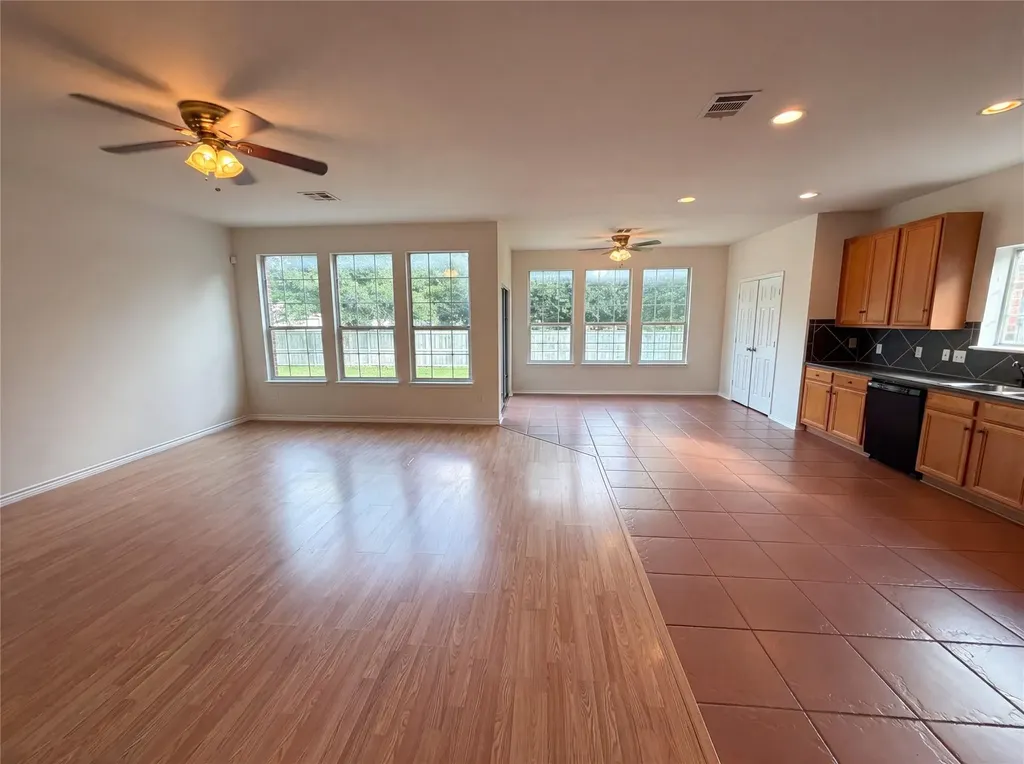 807 Yosemite Trail Taylor TX 76574