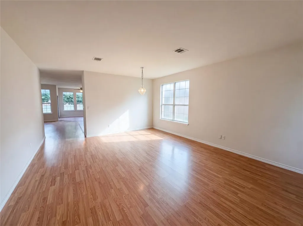 807 Yosemite Trail Taylor TX 76574