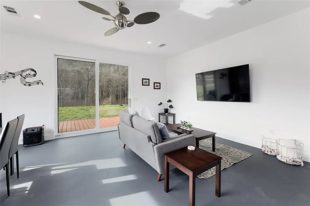 7001 Rr 2222 Road Austin TX 78730