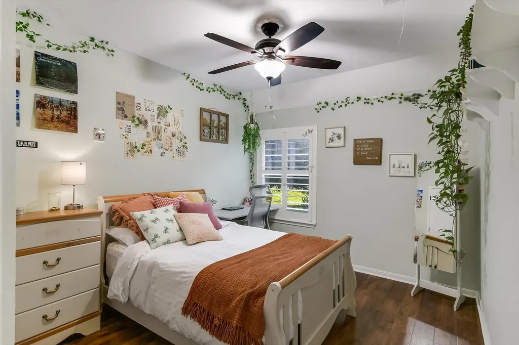 300 Wesley Ridge Drive Spicewood TX 78669