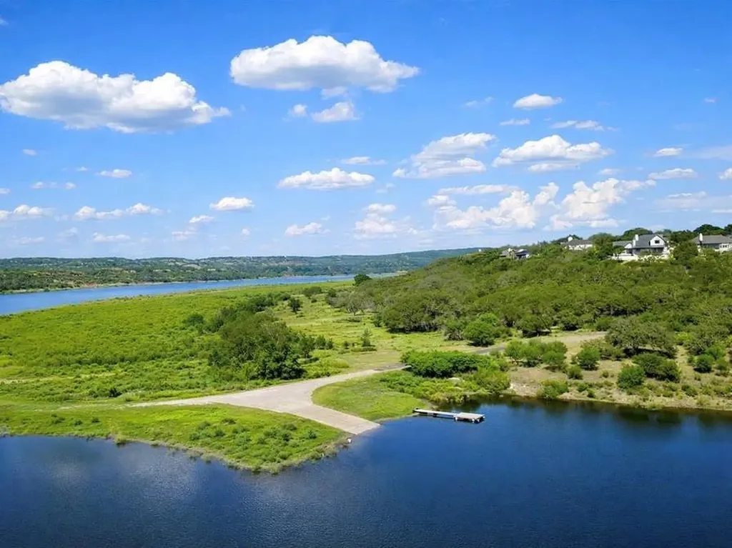 300 Wesley Ridge Drive Spicewood TX 78669