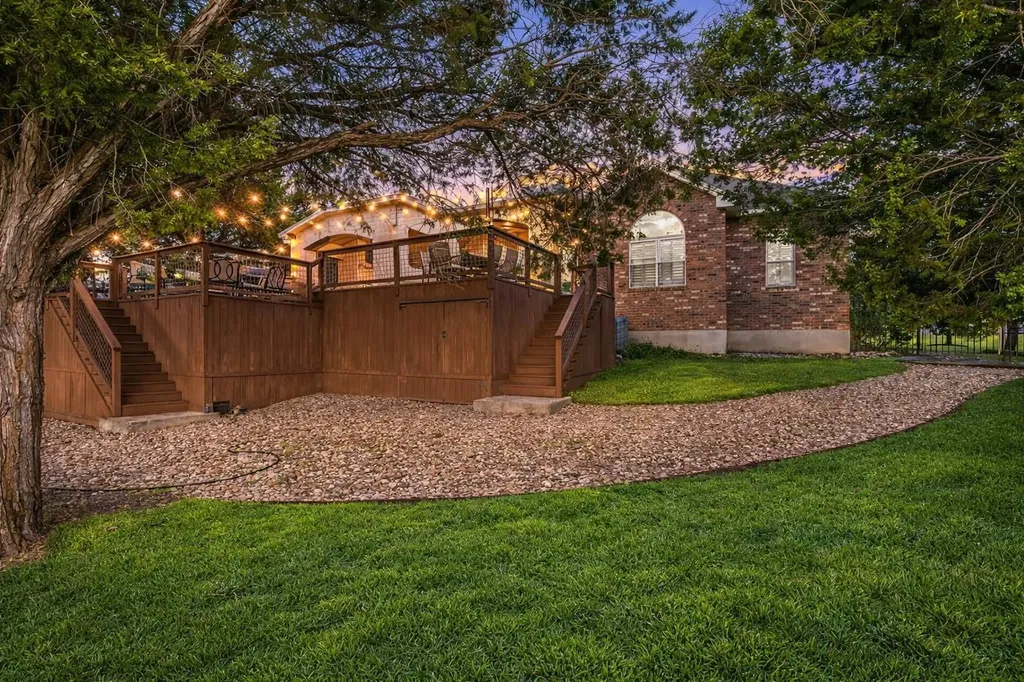 300 Wesley Ridge Drive Spicewood TX 78669