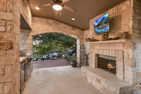 300 Wesley Ridge Drive Spicewood TX 78669