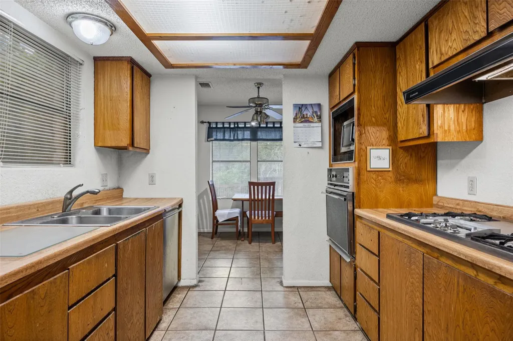 5311 Avispa Way Austin TX 78738