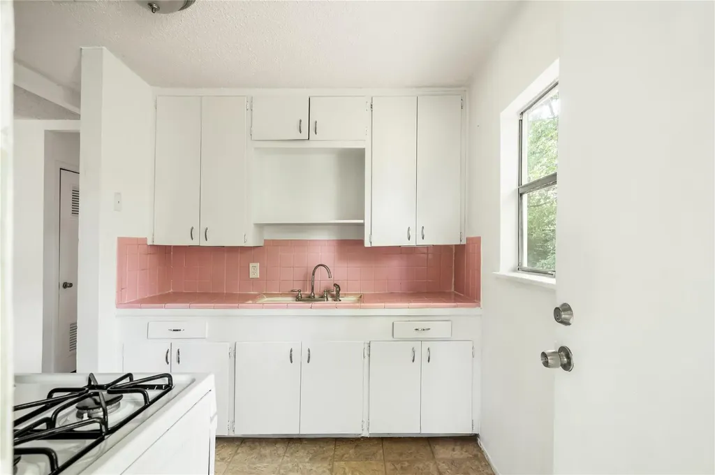 918 E 50th Austin TX 78751