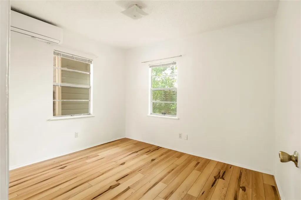 918 E 50th Austin TX 78751