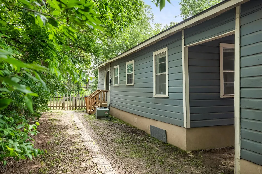 918 E 50th Austin TX 78751