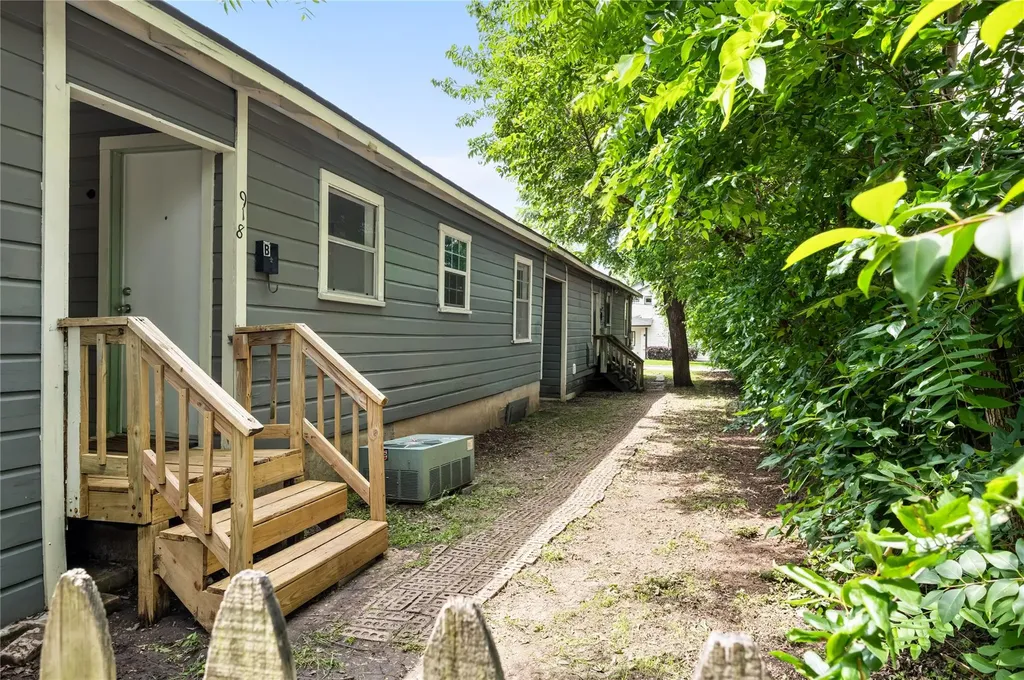 918 E 50th Austin TX 78751