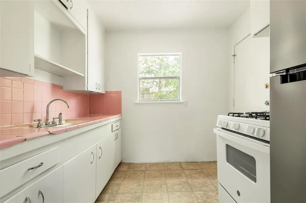 918 E 50th Austin TX 78751