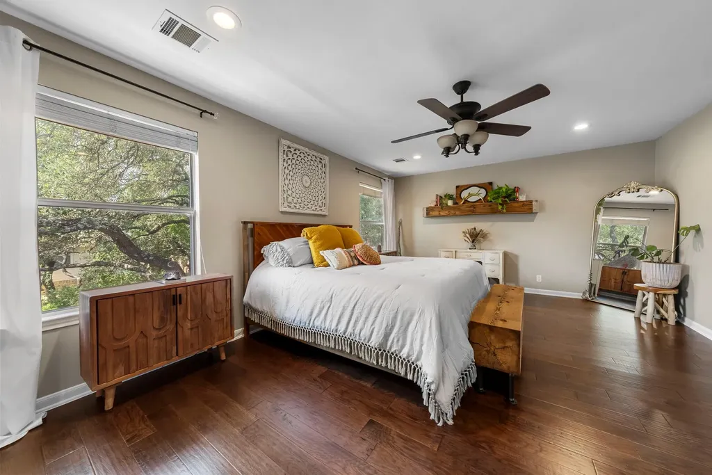 4104 Seldalia Trail Austin TX 78732