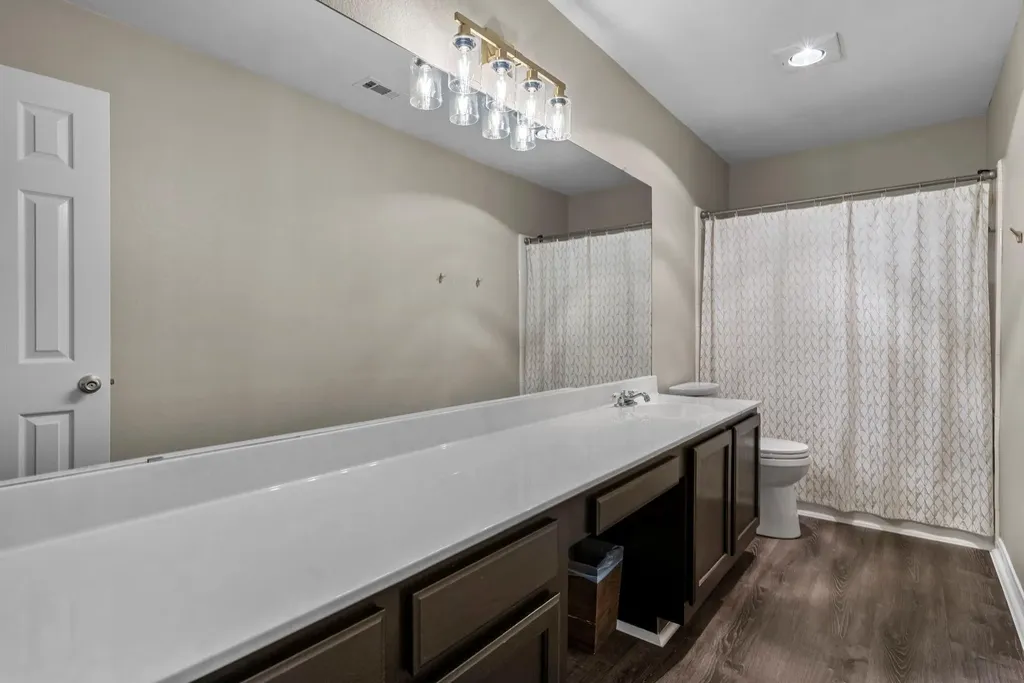 4104 Seldalia Trail Austin TX 78732