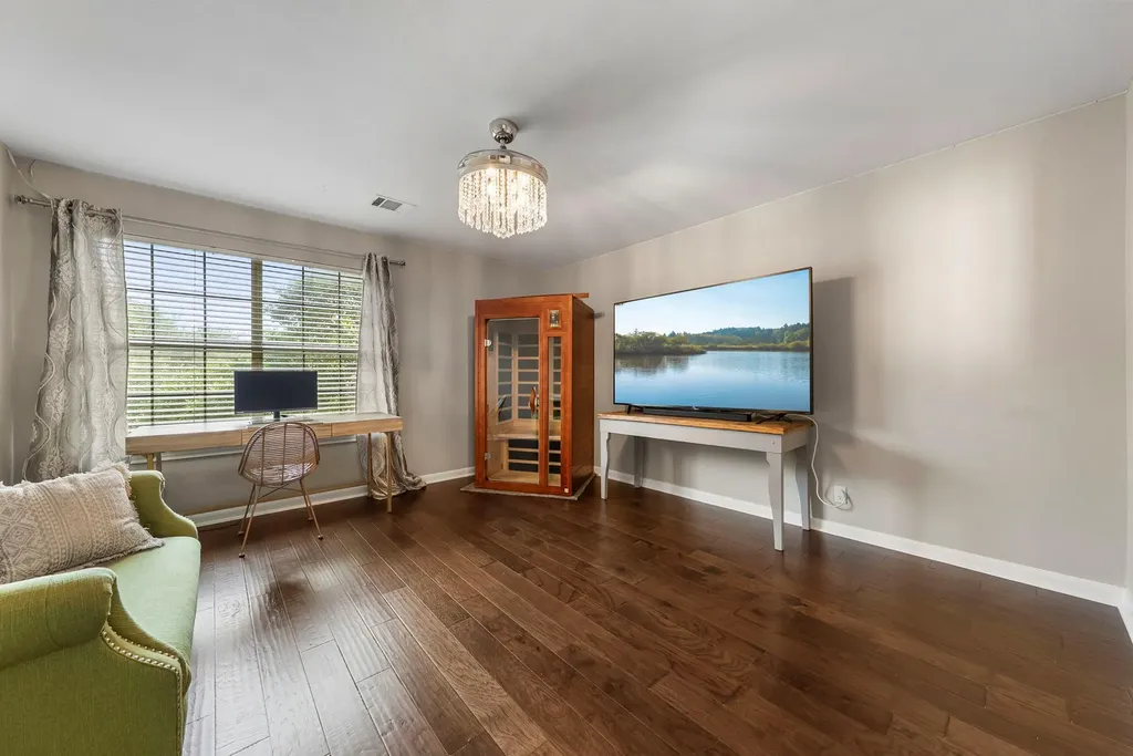 4104 Seldalia Trail Austin TX 78732