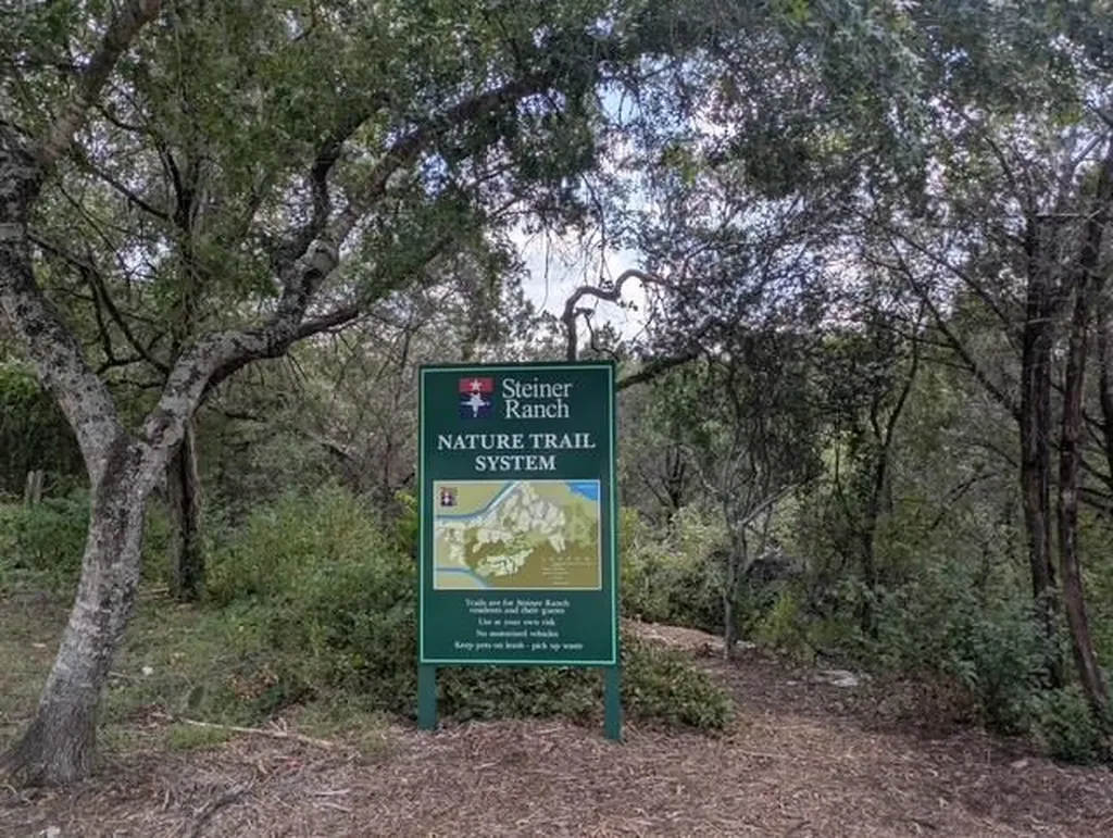 4104 Seldalia Trail Austin TX 78732
