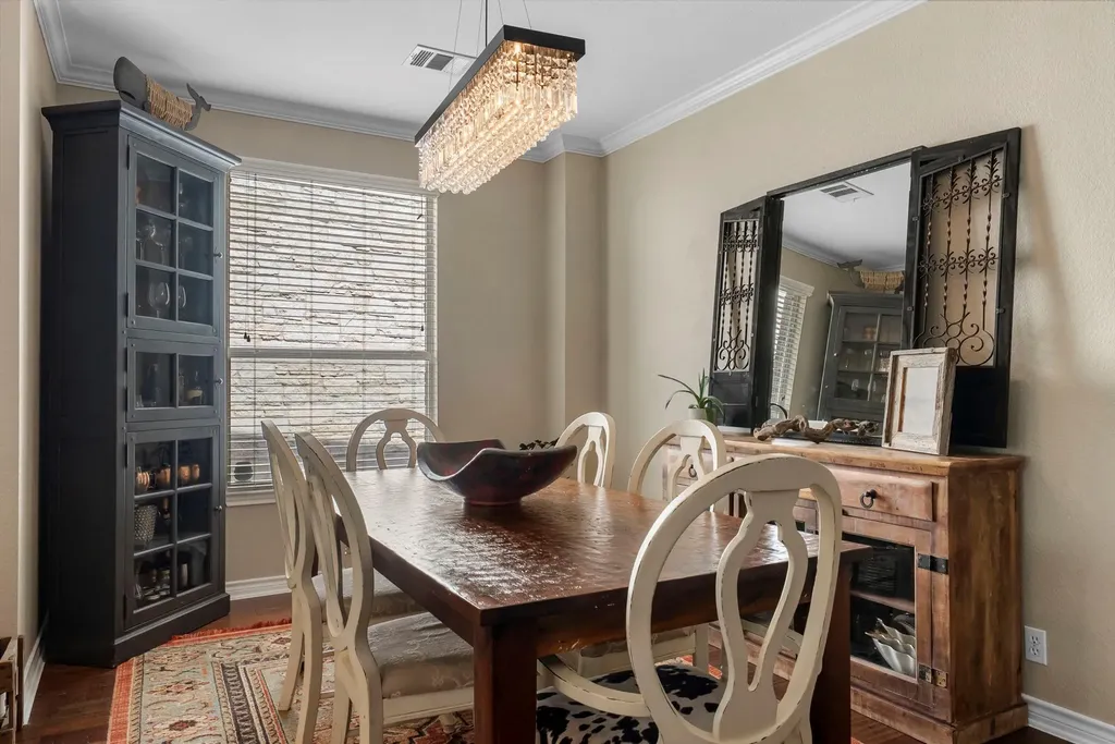 4104 Seldalia Trail Austin TX 78732
