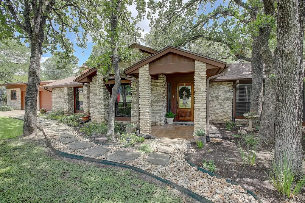 205 E Esparada Drive Georgetown TX 78628