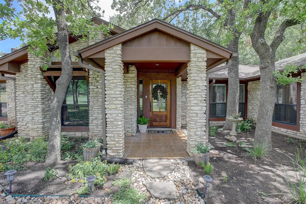 205 E Esparada Drive Georgetown TX 78628