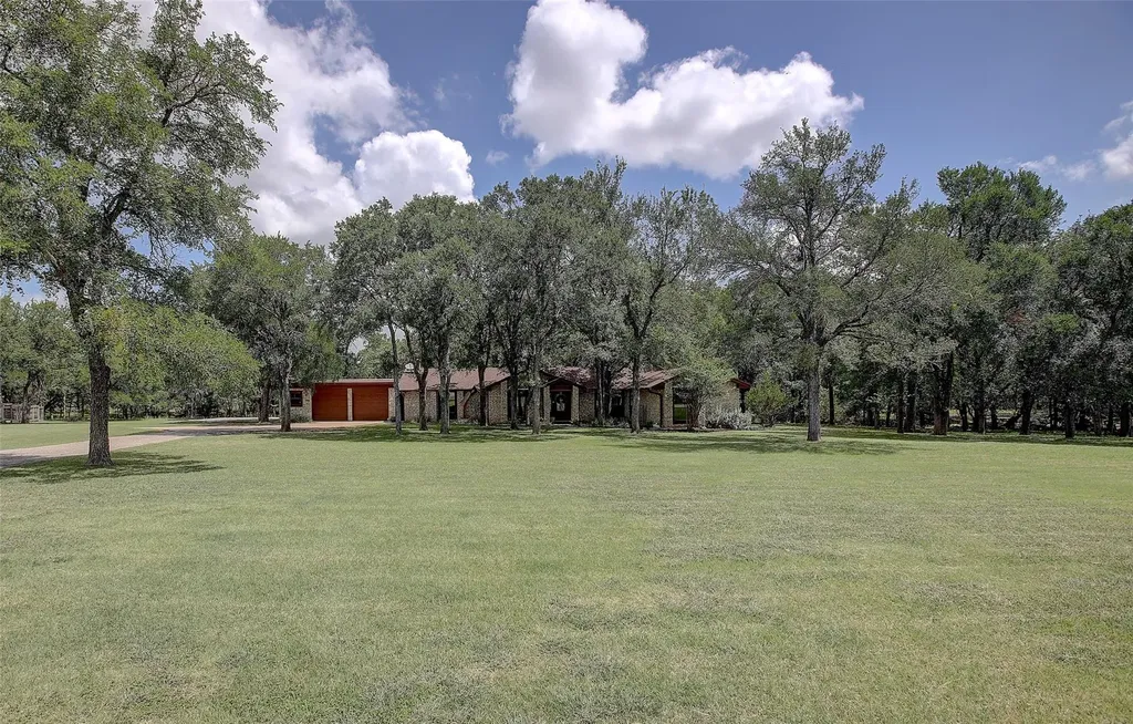 205 E Esparada Drive Georgetown TX 78628