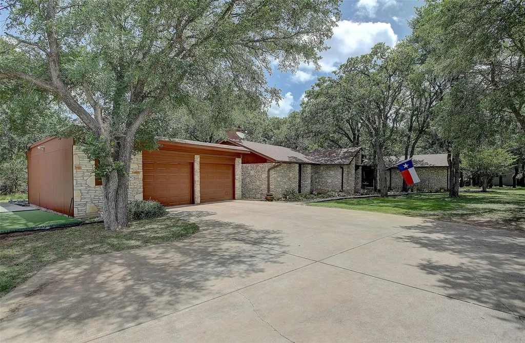 205 E Esparada Drive Georgetown TX 78628