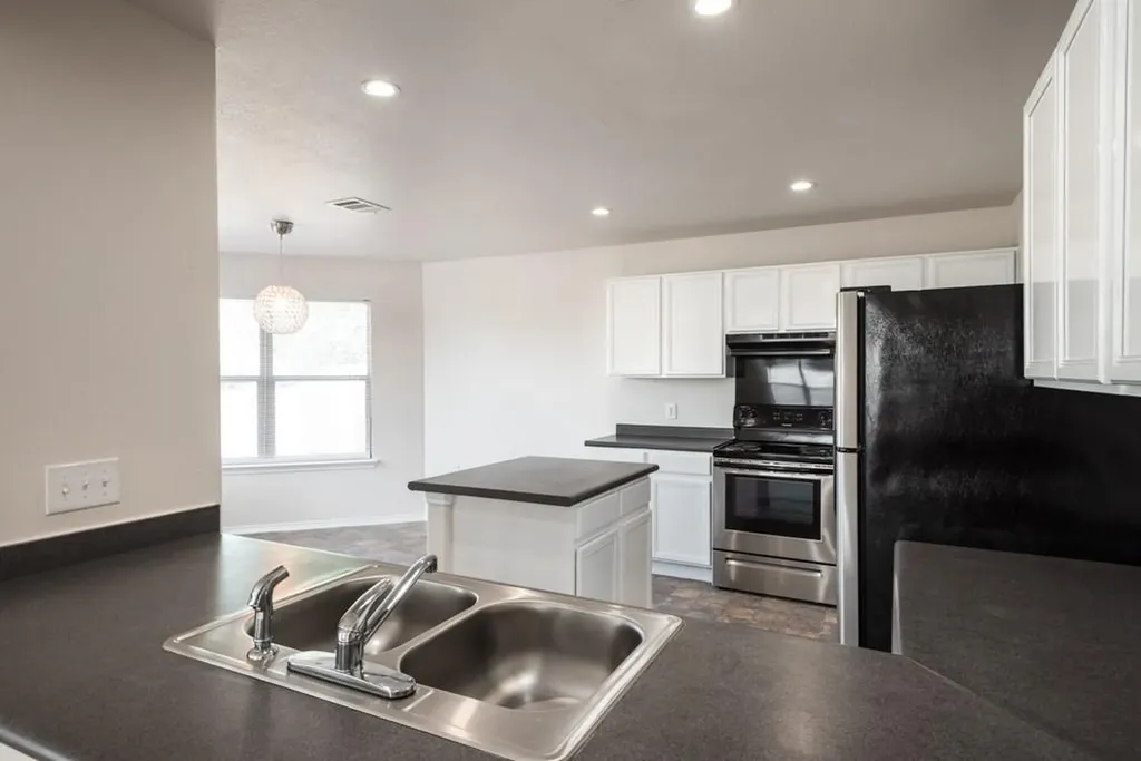 4618 Lyra Circle Austin TX 78744