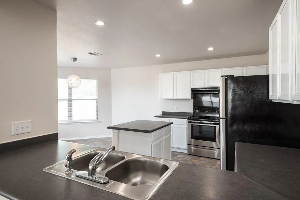 4618 Lyra Circle Austin TX 78744