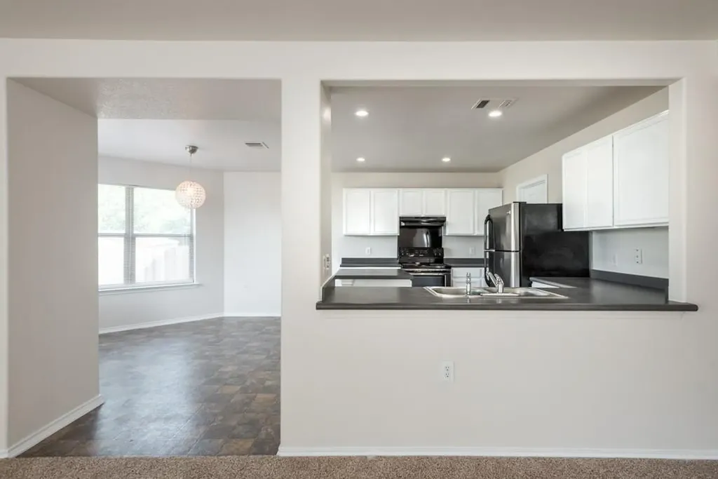 4618 Lyra Circle Austin TX 78744