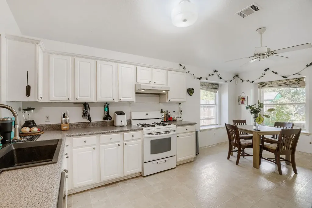15331 Sweet Caddies Drive Pflugerville TX 78660