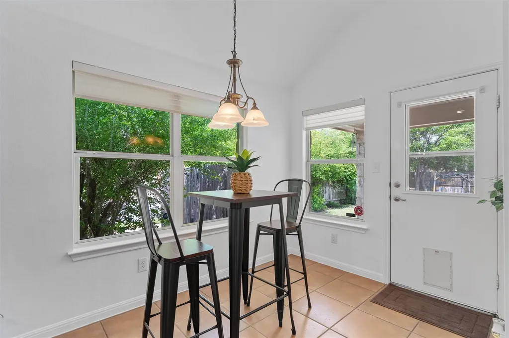 9437 Caves Valley Drive Austin TX 78717