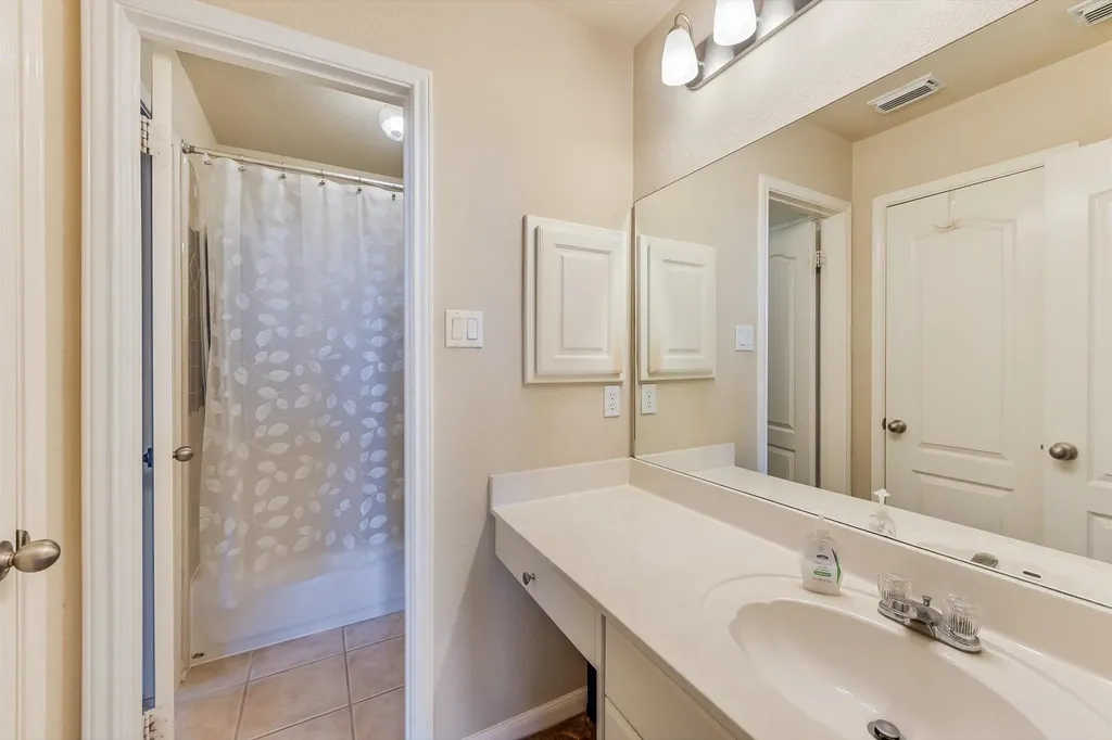 221 Abbey Drive Austin TX 78737
