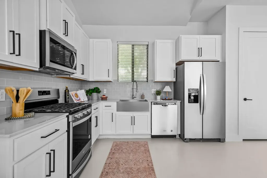 939 E 52nd Street Austin TX 78751