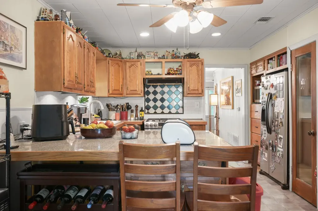 1320 W San Antonio Street Lockhart TX 78644